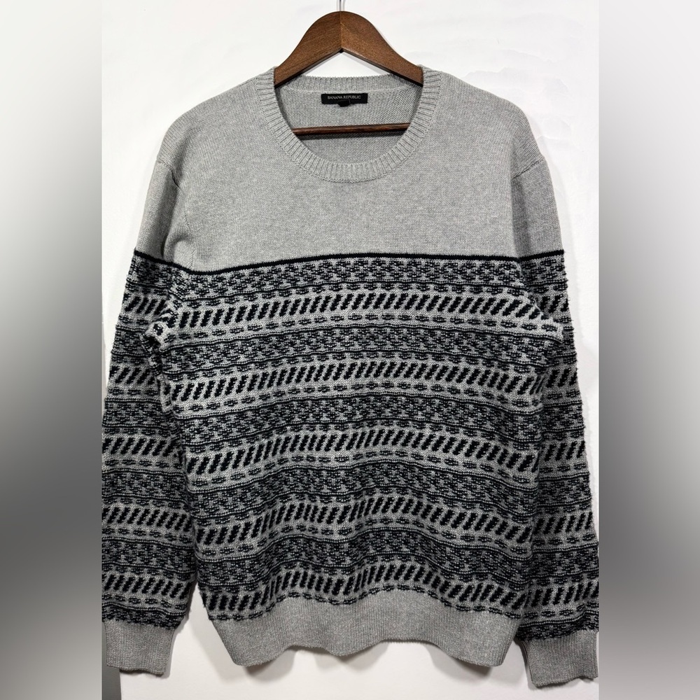 Banana Republic Men's Gray and Black Size L Crewneck Sweater - Picture 1 of 9